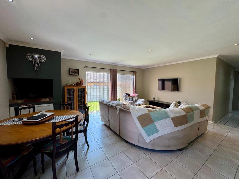 4 Bedroom Property for Sale in Rouxville Western Cape